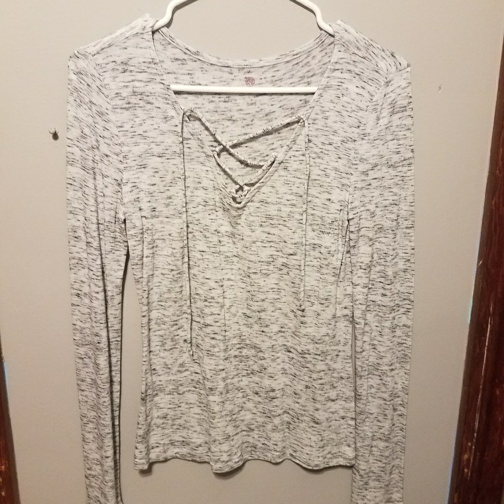 NWOT Gray tie front shirt